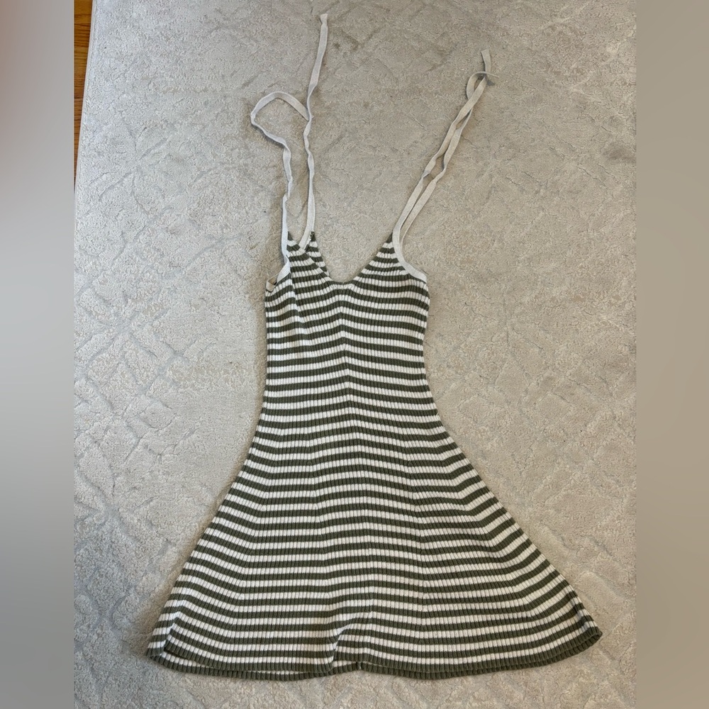 Aerie Green/White 💚🤍 Beach Cover Up Size: Medium